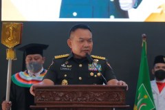 Orasi ilmiah oleh Kepala Staf Angkatan Darat Jenderal TNI Dudung Abdurachman, S.E., M.M. pada wisuda UNAS Sabtu, 20-11-2021
