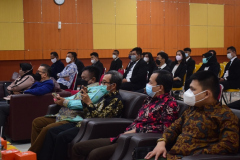 Para tamu undangan dalam kegiatan Yudisium Fakultas Hukum  di Auditorium pada Rabu, 17 November 2021.