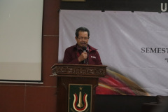 Dekan Fakultas Bahasa dan Sastra Dr. Drs. Somadi, M.Pd dalam sambutannya pada Sabtu (30/09)