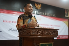 Dekan Fakultas Hukum Dr. Ismail Rumadan, S.Ag., M.H.