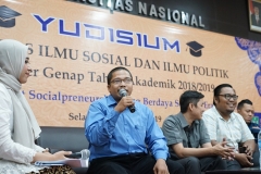 Talkshow dengan alumni pada acara Yudisium Fakultas Ilmu Sosial dan Ilmu Politik di Aula Blok 1 lantai 4 UNAS, Selasa (10/9)