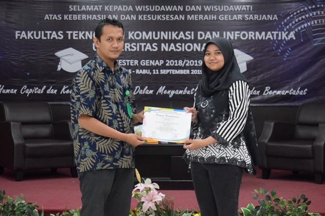 pemberian sertifikat kepada lulusan terbaik prodi (2)