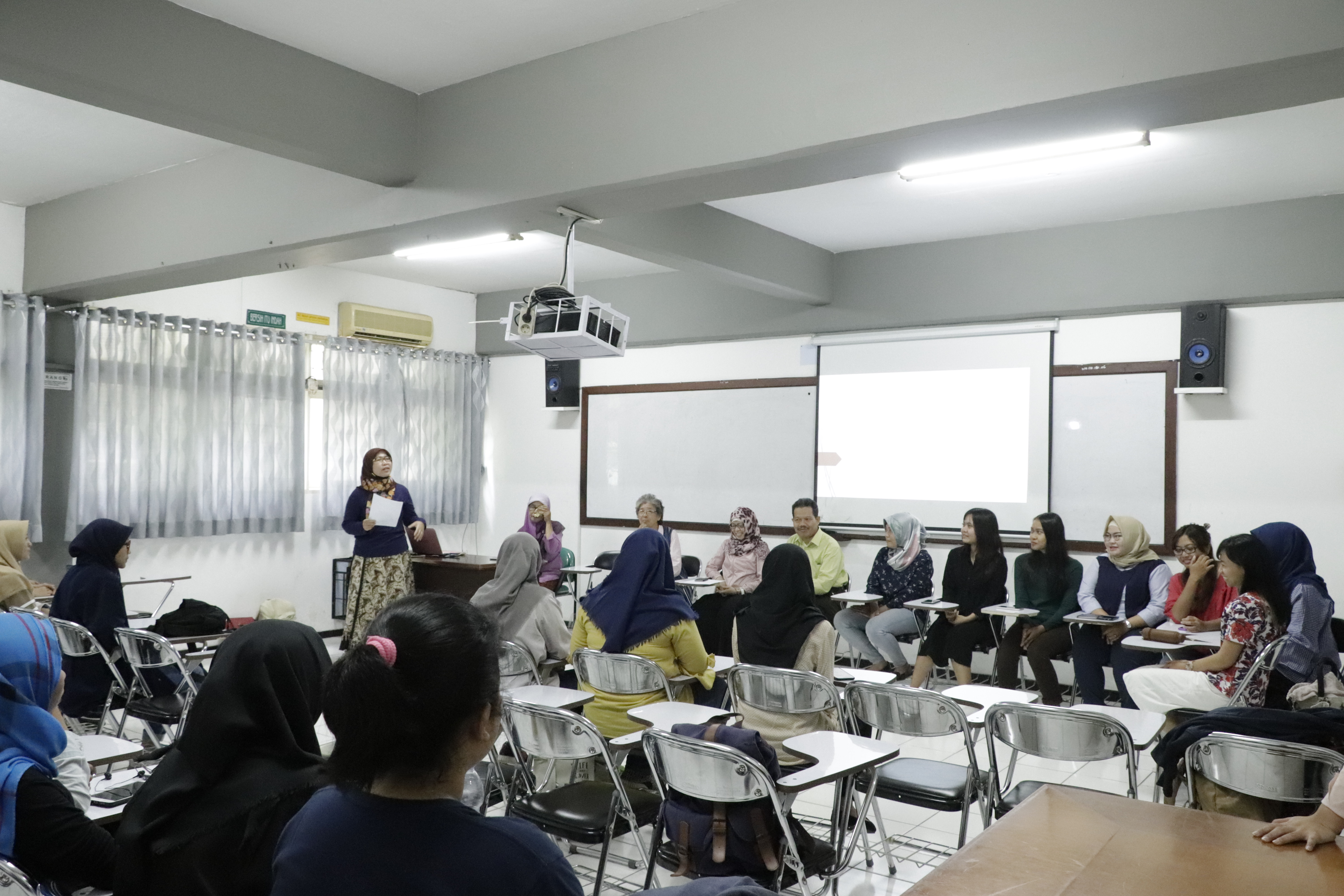 Sastra Jepang Beri Kesempatan Mahasiswanya untuk Belajar