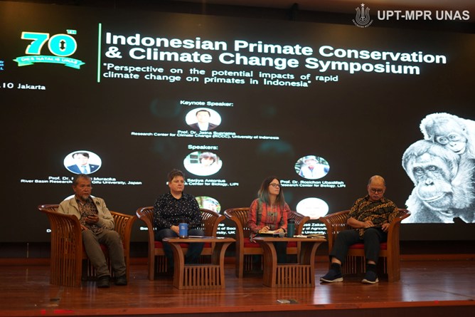 Diskusi Panel dalam acara Indonesia Primate Consevation and Climate Change